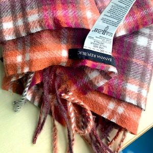 🍩3 for $30🍩 NWT Banana Republic scarf